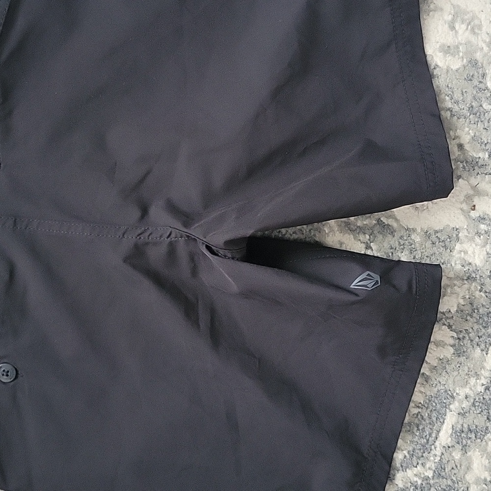 Volcom Shorts - Picture 6 of 12